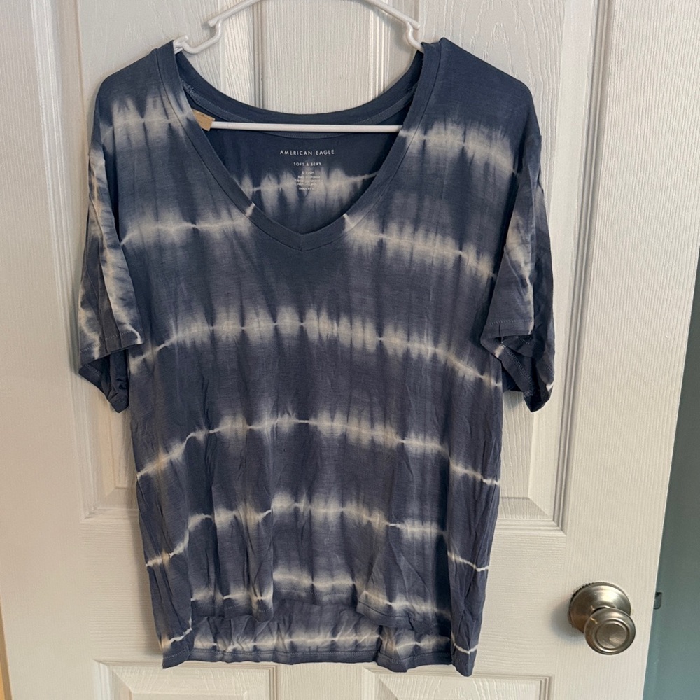 American Eagle Outfitters Navy Tie-Dye V-Neck Tee